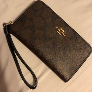 Brand NEW Original Coach Wristlet